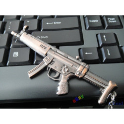 CF Cross Fire MP5 MP-5 Automatic rifle Submachine Metal Gun Model Keychain T2