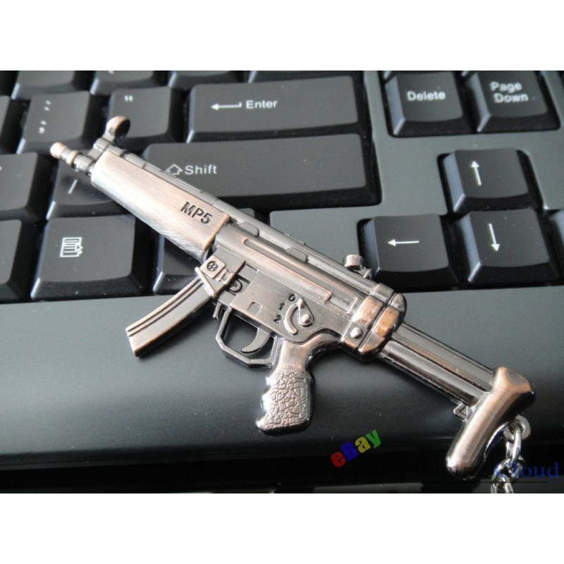 CF Cross Fire MP5 MP-5 Automatic rifle Submachine Metal Gun Model Keychain T2